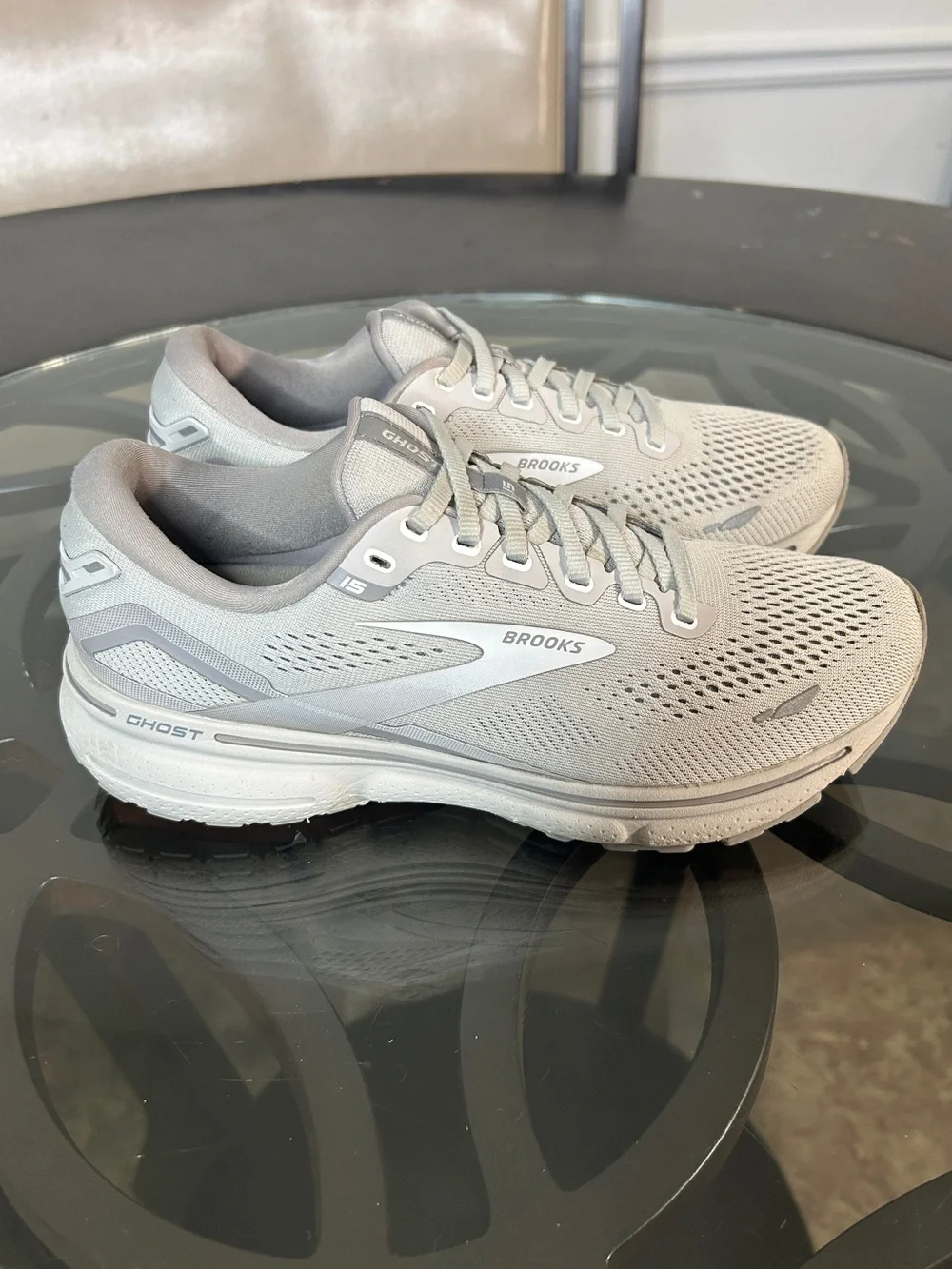 BROOKS Ghost 15 Gray White Cushion Running Shoes Sneakers Women's Size 9